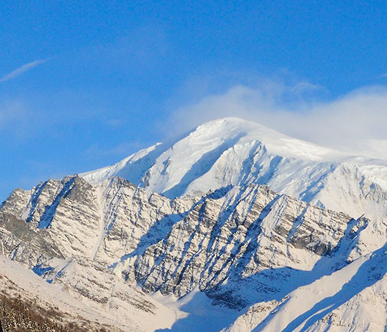 Winter photography, cold weather, asking Wrangell - St. Elias National Park, Alaska.