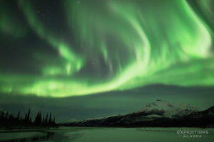 Alaska northern lights photo tour Wiseman Alaska.