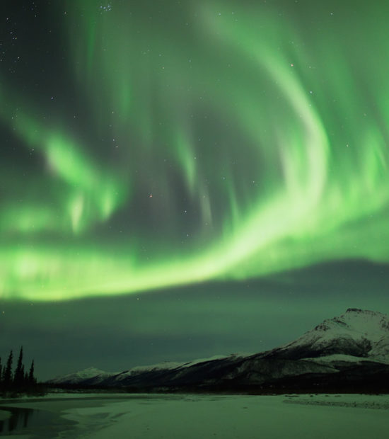 Alaska northern lights photo tour Wiseman Alaska.