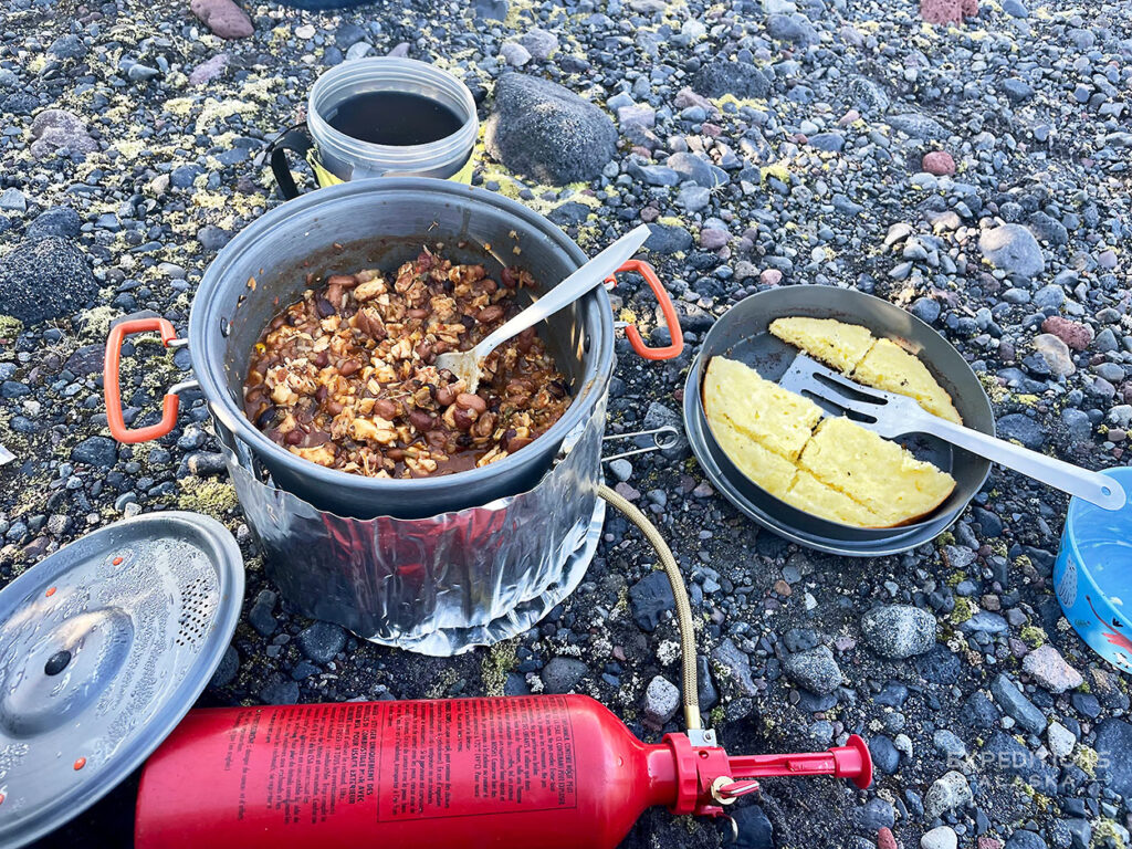 Chili and cornbread.