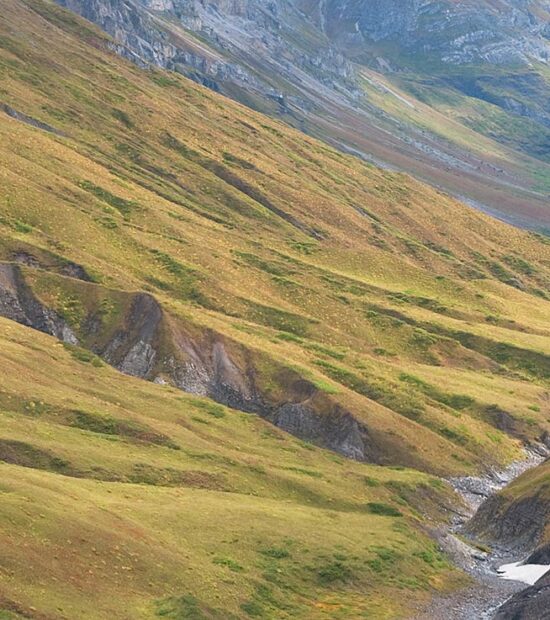 Hidden Creek valley, in the Wrangell mountains. A popular backpacking route, Hidden Creek in the Wrangell Mountains is a wonderful hike. Wrangell - St. Elias National Park and Preserve, Alaska.